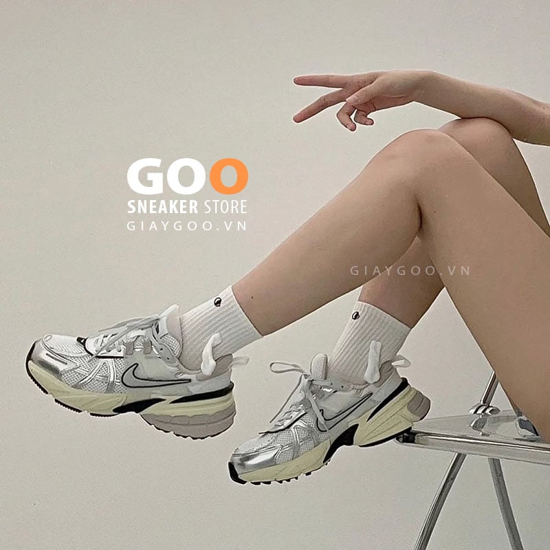 Nike Runtekk on feet nữ