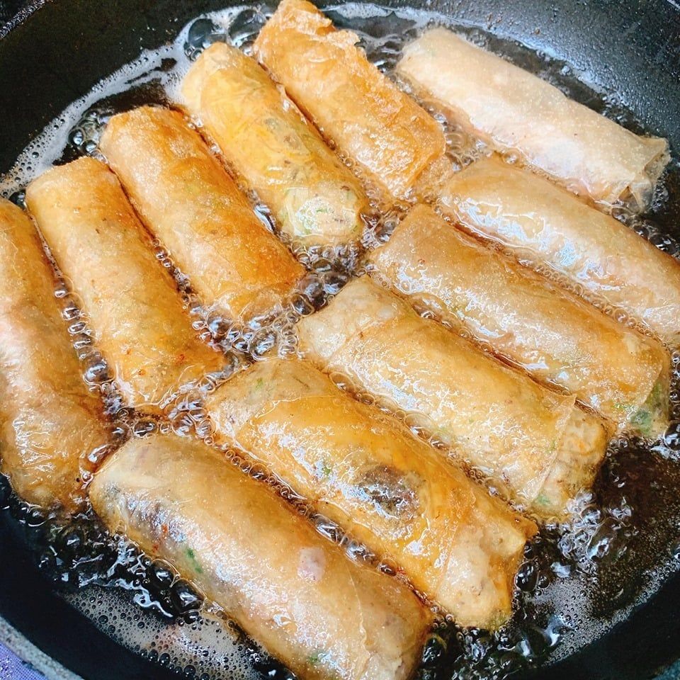 Mê mẩn với món nem ốc lạ miệng mà cực kì ngon