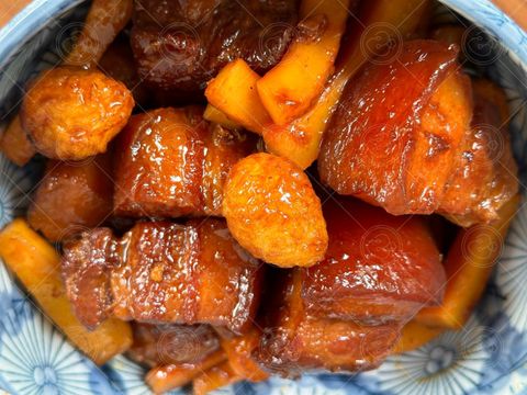 Công Thức Làm Món Thịt Kho Tàu - Chia Sẻ Từ Bếp Của Mẹ