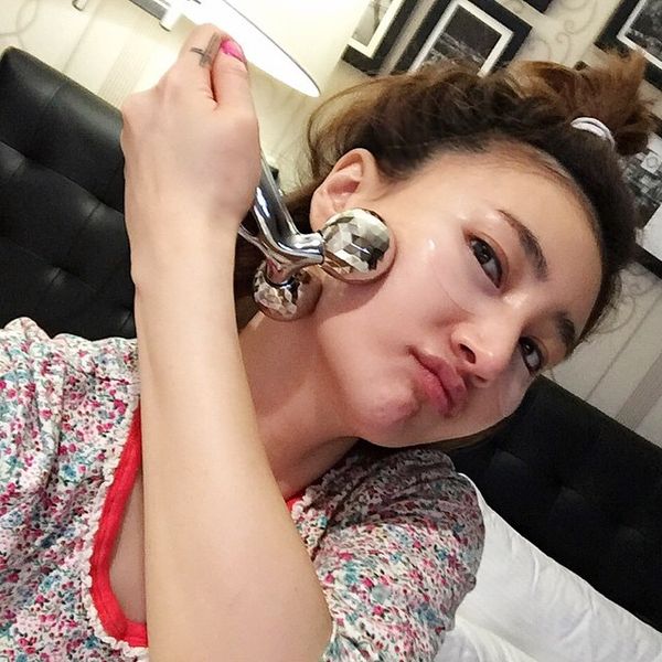máy massage nâng cơ mặt cầm tay 3d roller, máy nâng cơ mặt hàn quốc, máy nâng cơ mặt cầm tay, máy nâng cơ mặt tại nhà, máy nâng cơ mặt nhật bản, máy nâng cơ mặt nuskin,