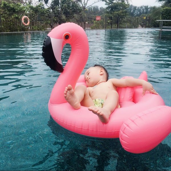 Phao bơi thiên nga cho bé hồng trắng 30kg