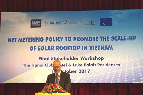 Thúc đẩy mạnh phát triển điện mặt trời nối lưới tại Việt Nam