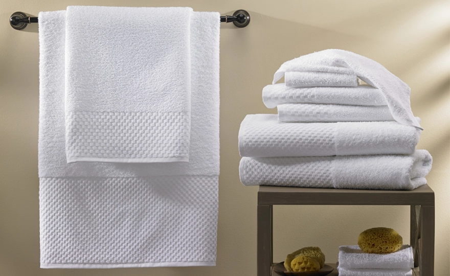 https://file.hstatic.net/1000226014/collection/hotel_towels_1_5b6e4720b32b4fb1a20608092507179d.png