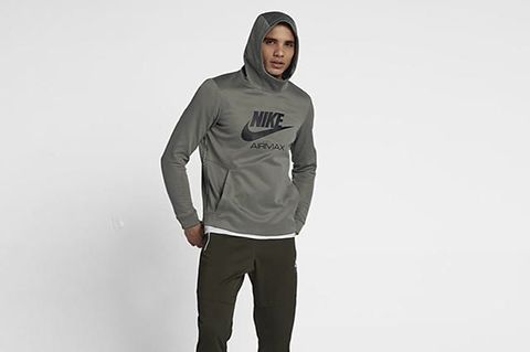 Thời trang áo hoodie Nike nên thử trong mùa Thu-Đông 2018/ 2019
