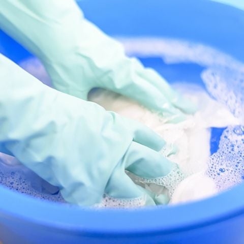 Hướng dẫn cách giặt túi tote cực sạch có thể thực hiện ngay tại nhà