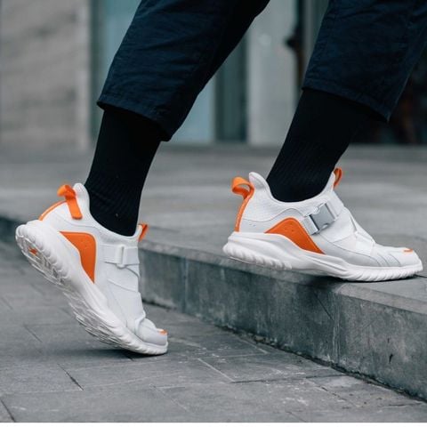 Giày trắng đi tất màu gì trông đẹp thời thượng nhất?