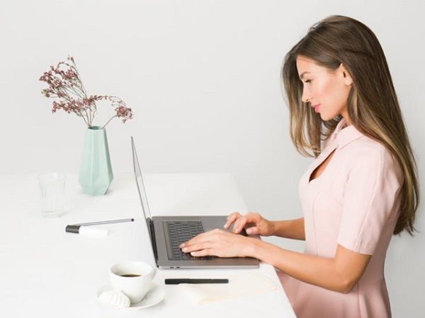 5 ĐỘNG TÁC ĐƠN GIẢN GIÚP LOẠI BỎ MỠ BỤNG HIỆU QUẢ CHO DÂN VĂN PHÒNG