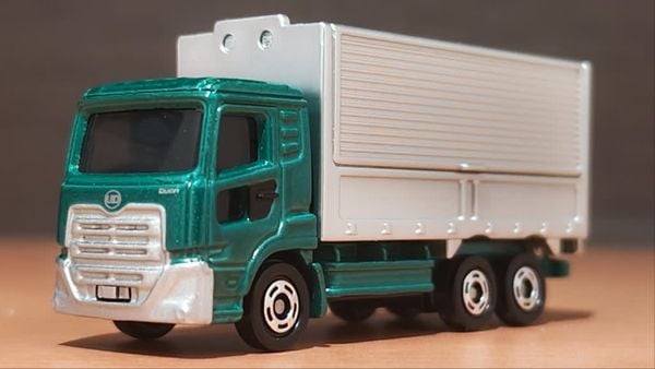 Mô hình Tomica No. 31 UD Trucks Quon đồ chơi xe hơi chất lượng cao dành cho người mê xe