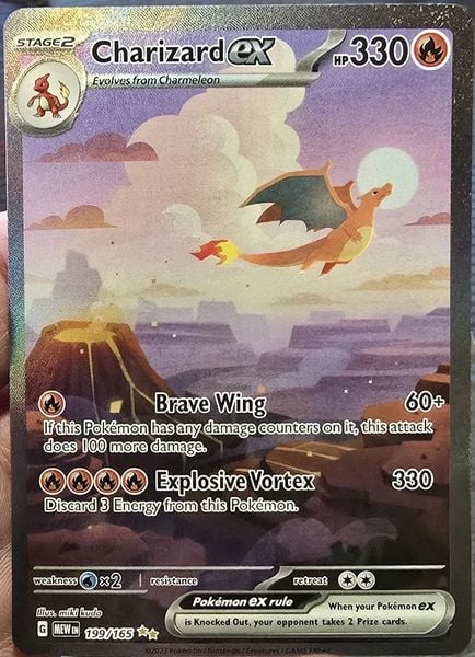 Mở pack bài từ Pokemon TCG Scarlet & Violet 151 tại nShop để nhận thẻ bài siêu mạnh