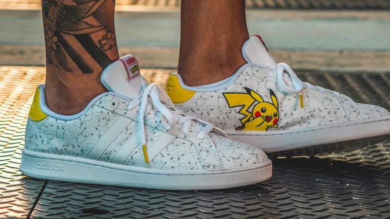 Một mẫu giày chủ đề Pikachu trong bộ sưu tập cảm hứng Pokemon từ Adidas