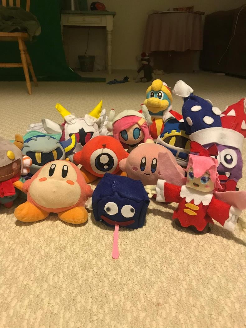 Các nhân vật phụ trong game Kirby cũng có ngoại hình bắt không kém. Sẽ là một lựa chọn hoàn hảo cho thú sưu tầm đồ chơi Kirby của bạn đấy