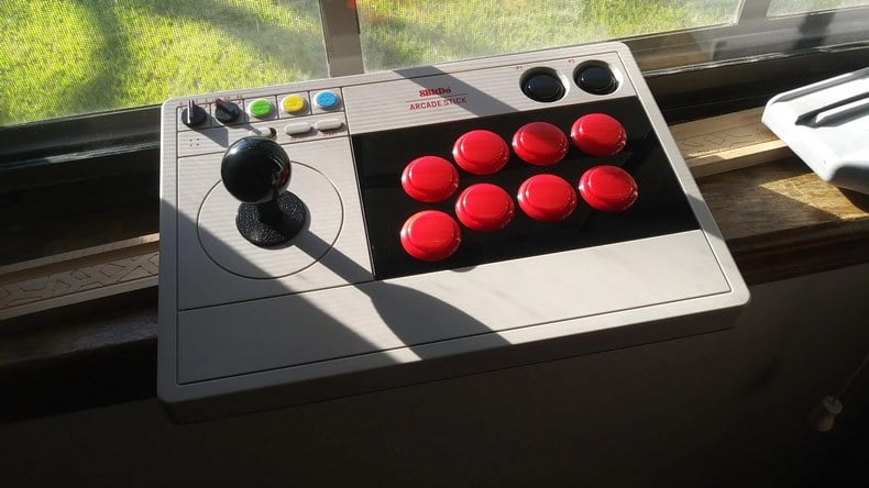 Một Tay game thùng Arcade Stick lý tưởng cần có các đặc điểm nào?