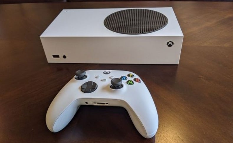 Thiết kế gọn gàng thanh mảnh của Xbox Series S