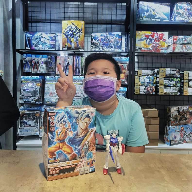 Quà mô hình Songoku cho bé mua tại nshop