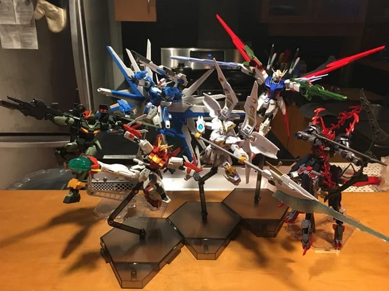 Mô Hình Ráp Sẵn Gundam Universe Exia  Freedom  Heavyarms  Gundam   BiBiOnevn