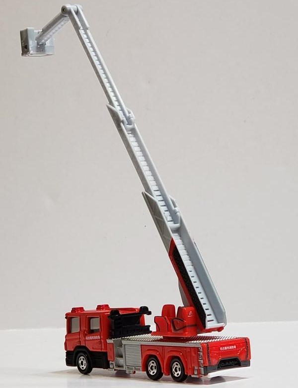 08 mô hình xe cứu hộ Long Tomica No. 145 Nagoya City Fire Bureau Ladder Truck M32L-AT độ chi tiết cao giá tốt