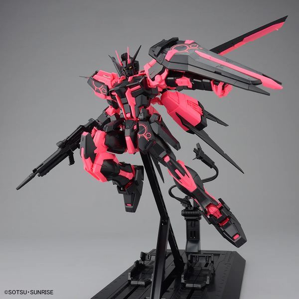 review Aile Strike Gundam Ver. RM Recirculation Neon Pink Limited Edition MG 1/100