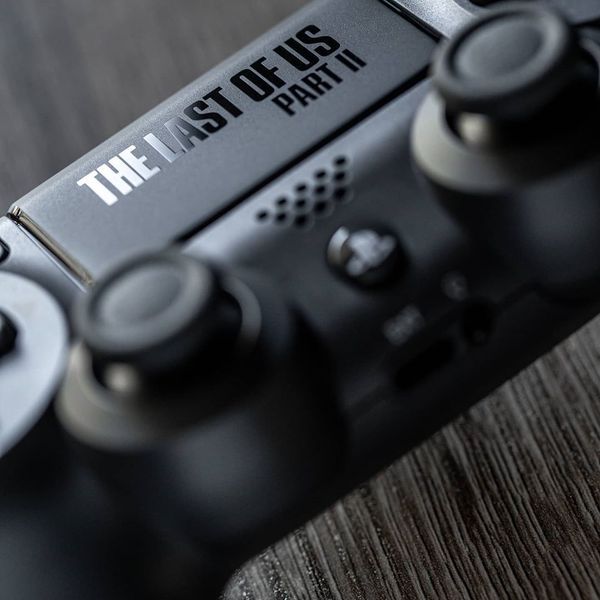 the last of us part ii limited edition dualshock 4 wireless controller
