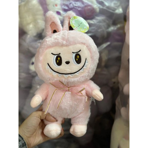 Gấu bông Labubii 30cm sản phẩm chất lượng cao, dễ dàng vệ sinh và mang lại cảm giác thoải mái khi ôm