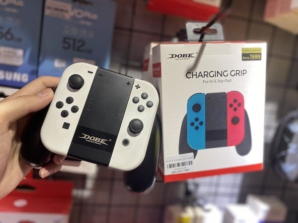 Bộ sạc Charging Grip Hand-grip hỗ trợ sạc chính hãng DOBE cho Joy-con Nintendo Switch
