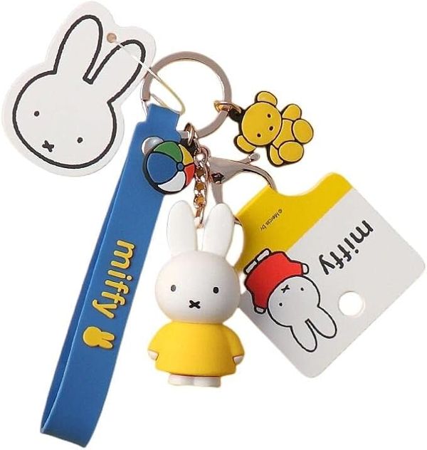 Hãy để nhân vật Miffy đáng yêu luôn bên cạnh bạn với Móc khóa Miffy Yellow Shirt PM04 siêu dễ thương