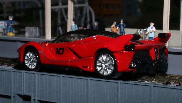 Tìm mua đồ chơi mô hình xe Tomica Premium No. 33 Ferrari FXX K chính hãng takara tomy