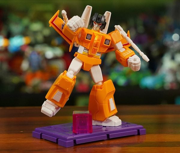 Hộp Mù Transformers Shining Version 02 Shining 1985 Blokees 71122 trưng bày góc học tập bàn làm việc cực đẹp