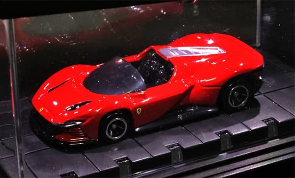 Xe đua mui trần màu đỏ Taraka Tomy Mô hình xe đua Tomica No. 46 Ferrari Daytona SP3 cực ngầu