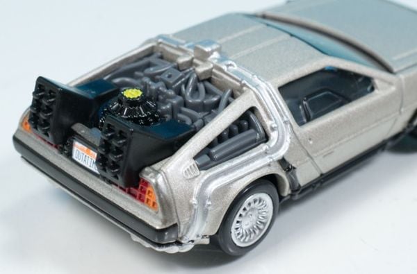 Review Tomica Premium Unlimited 07 Back To The Future DeLorean Time Machine mô hình xe đồ chơi chất lượng cao
