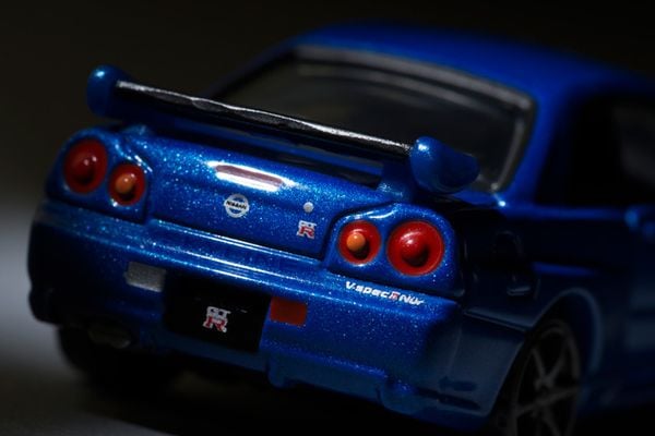 Tomica Premium No. 11 Nissan Skyline GT-R V-Spec II Nur mô hình xe mini quà tặng hoàn hảo cho tín đồ yêu xe hơi