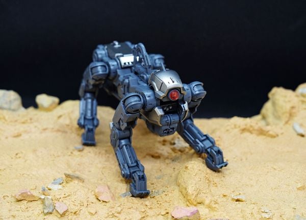Tái hiện tuyệt đẹp chó máy robot quân sự từ Over Zero với mô hình Over Zero UTX-6030 Tastier Battle Dog Hemoxian chính hãng