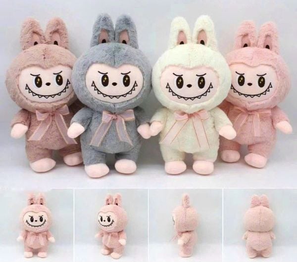 Gấu bông Labubii 30cm là món đồ chơi nhồi bông chất lượng, phù hợp cho cả trẻ em và người lớn