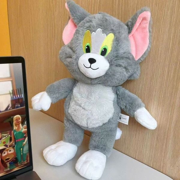 Gấu Bông Tom & Jerry - Mèo Tom 45cm là món quà ý nghĩa dành cho bạn bè và người thân trong các dịp đặc biệt