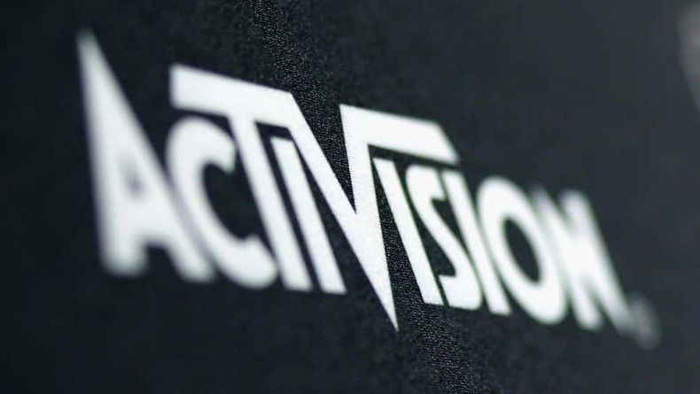 Activision Blizzard bị kiện