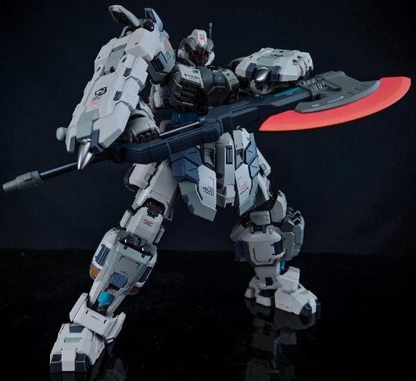 Moshow Tyrant FOXHOUND Tactical Breaker Illustrious Class 1 100 mô hình ráp sẵn chính hãng tinh xảo
