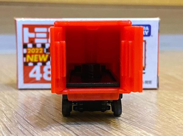 Đồ chơi mô hình xe Tomica No. 48 Isuzu Elf Mickey & Friends Truck xe tải chở hàng đỏ đen đẹp mắt rẻ bền mua làm quà tặng trang trí trưng bày sưu tầm
