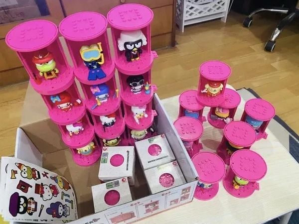 Thêm phần thú vị cho bộ sưu tập với Hộp Mù Sanrio Characters Professional Fashion Party Blind Box độc đáo từ nShop