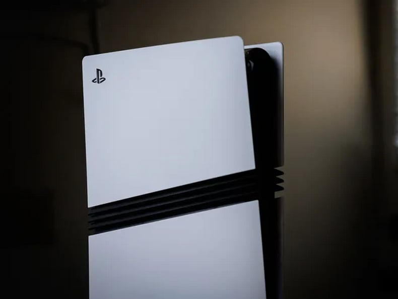 Có gì trong hộp máy chơi game PS5 Pro?