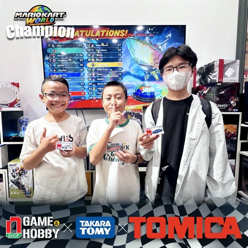 Phần thưởng xe mô hình Tomica trong sự kiện trải nghiệm máy Nintendo Switch 2 Mario Kart World