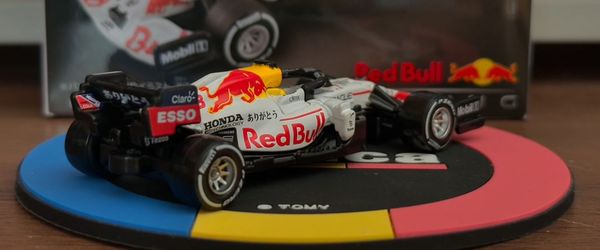 Shop bán Đồ chơi mô hình Xe Tomica Premium Racing Red Bull Racing Honda RB16B No. 33 Arigato đẹp chất lượng chính hãng sưu tầm trưng bày trang trí