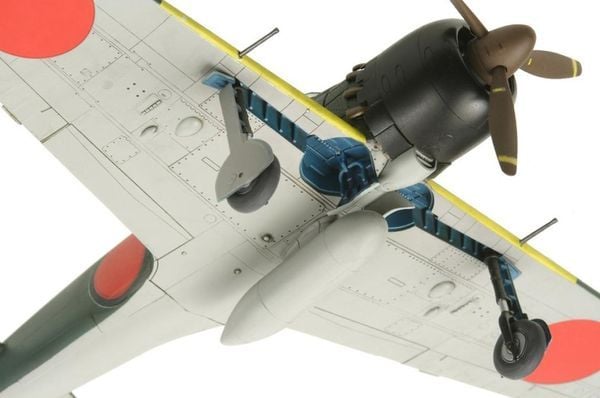 máy bay Mitsubishi A6M5 Zero Fighter Zeke 1/72 Tamiya 60779 chất lượng cao