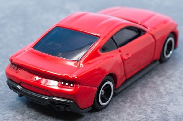 Tomica No. 91 Ford Mustang Ecoboost Fastback xe mô hình chi tiết tỉ mỉ chân thực chính hãng nhật bản