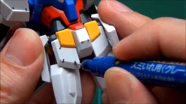 Cách kẻ lằn chìm Gunpla bằng Gundam Marker