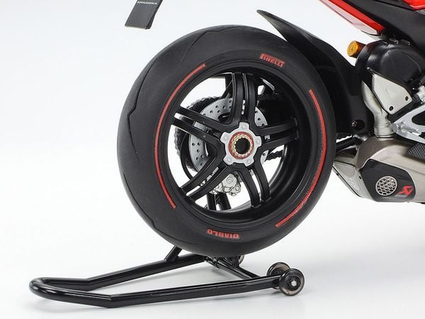 cách trưng mô hình xe mô tô Ducati Superleggera V4 1/12 Tamiya 14140