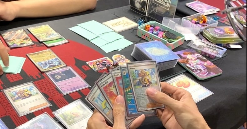 Mua phụ kiện bảo vệ thẻ bài Pokemon TCG chính hãng tốt nhất khi build deck