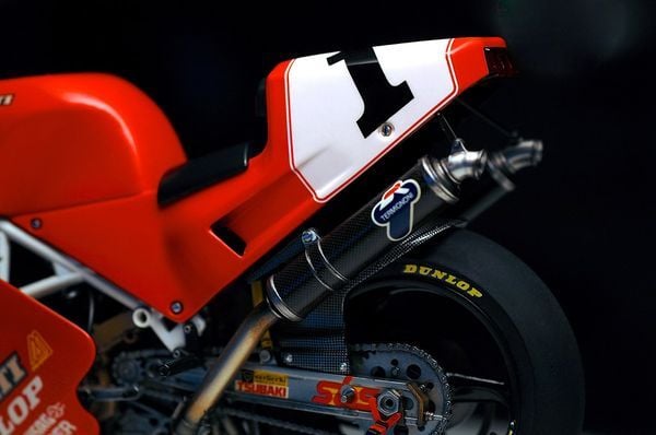 chỉnh sửa mô hình Ducati 888 Superbike Racer 1-12 Tamiya 14063