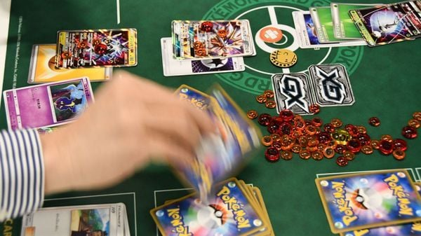 chơi bài pokemon yugioh mạnh tay gây hư bài