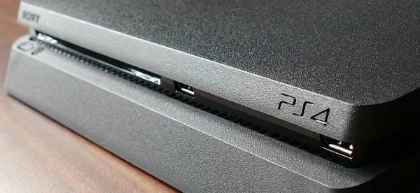 USB port connecting ps4 slim