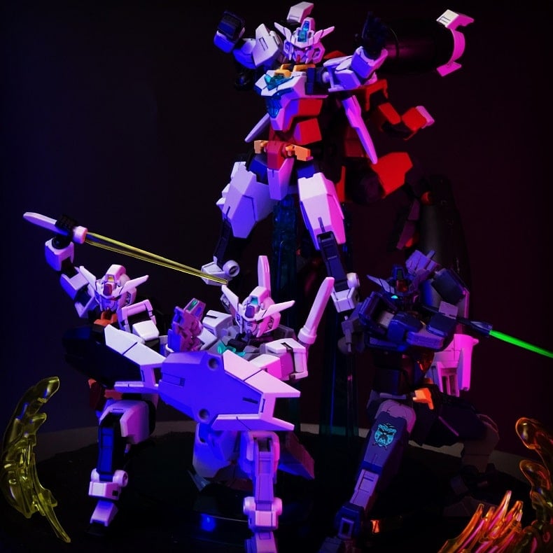 Core Gundam phát sáng