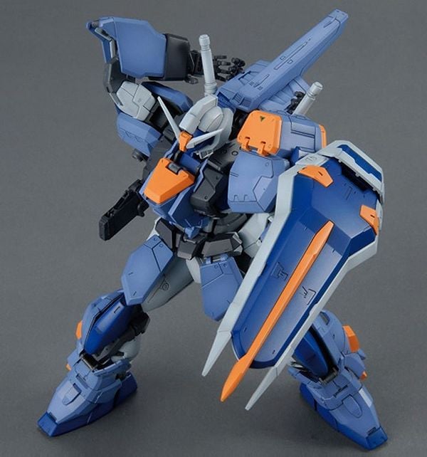cửa hàng đồ chơi bán Duel Gundam Assault shroud MG
